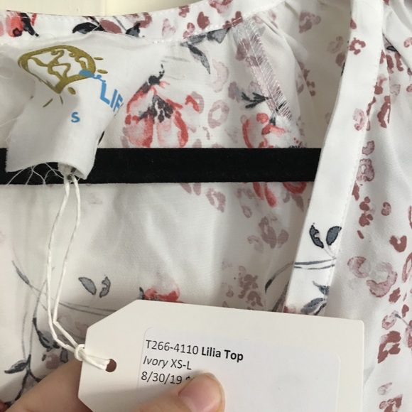PB Blue Life lillia top in ivory floral NWT size S - Picture 9 of 13